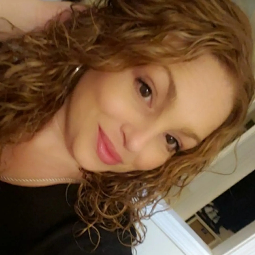 Meet your Posher, Leslie - Picture 1 of 9